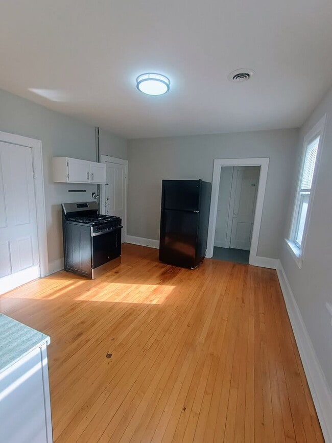 1650-52 N. Arlington