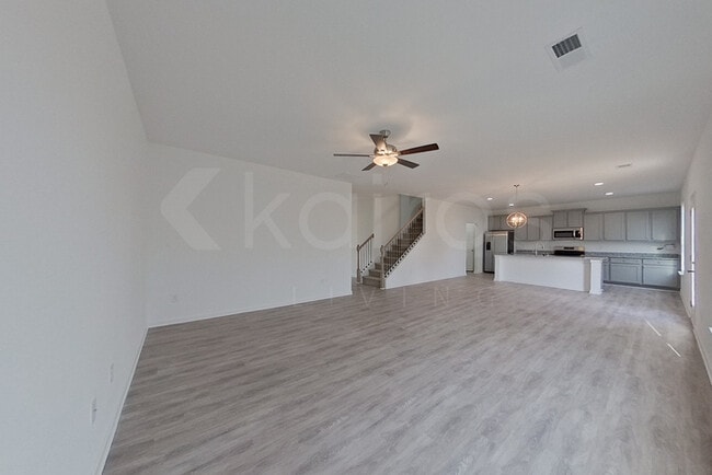 100 English Oak Ln