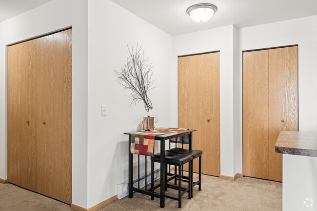 Sycamore 2BR, 2BA - 976SF - Dining Room - The Woods of Terra Springs
