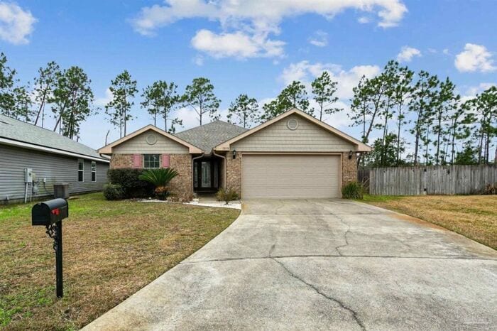 Pensacola - Weatherstone - 4 bedroom, 2 bathroom - Pensacola - Weatherstone - 4 bedroom, 2 bathroom