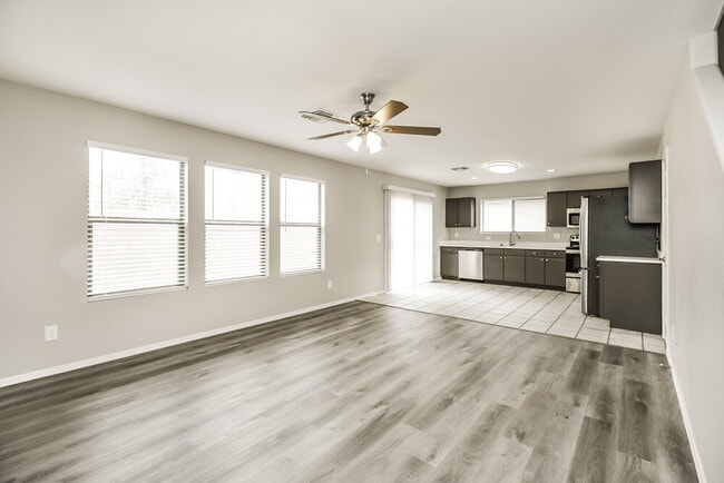 Photo - 2236 E Spruce Dr