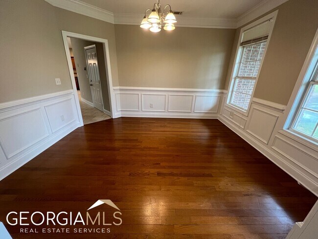 Photo - 2075 Jessica Way