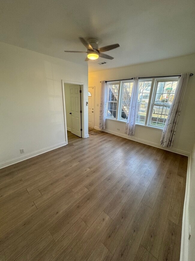 Photo - 617 W 43rd Pl