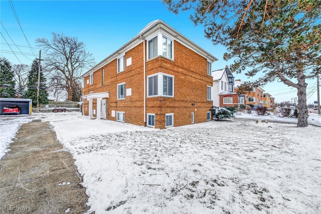 Photo - 18997 Hilliard Blvd Apartamento