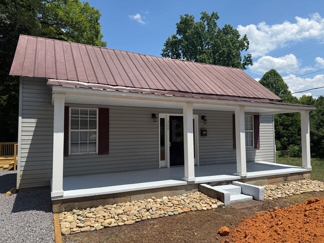 Building Photo - For Rent Davie County