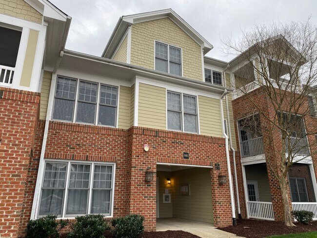 Photo - Charming 1-Bedroom Home in Secure Cary Location with Modern Finishes!