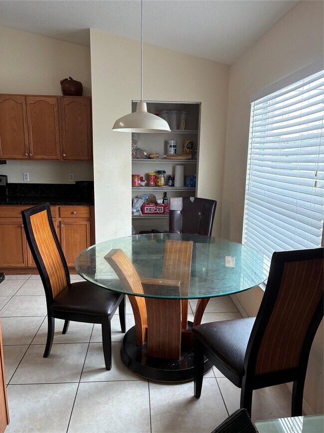 Photo - 602 SW Kenyoun St