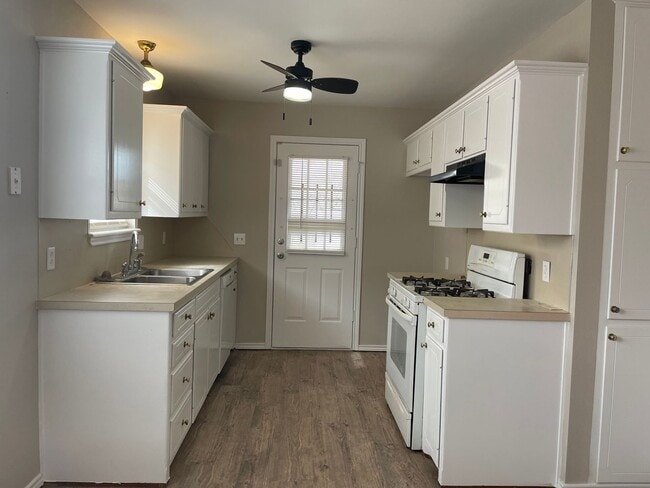 Photo - 3 bed 2 bath 5 min. from Texas Tech University