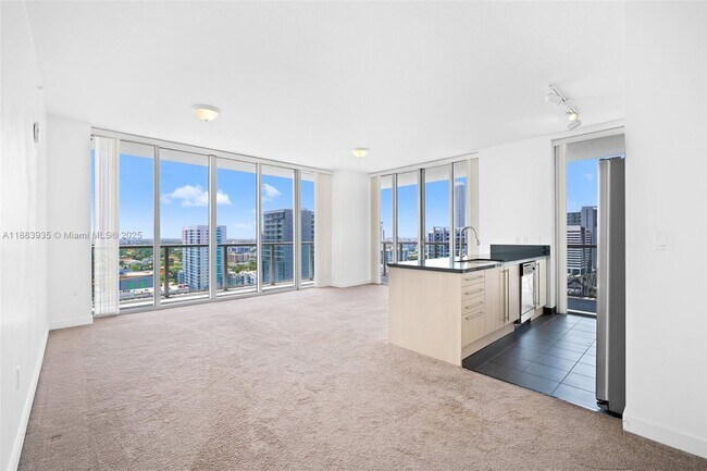 Photo - 79 SW 12th St Unidad 2512-S