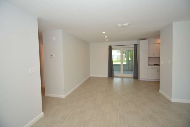 Photo - 14 Bolling Ln