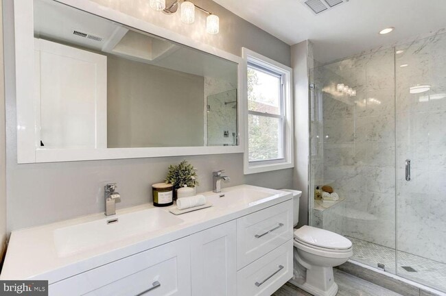 Photo - 3200 Park Pl NW