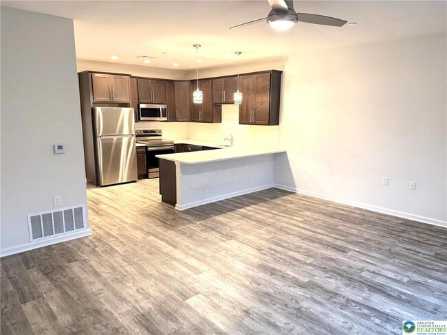 Photo - 2321 Linford St Unit 102