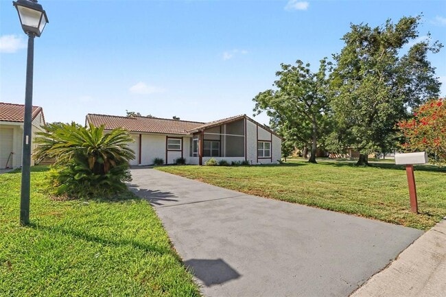Photo - 10157 Bluff Ct