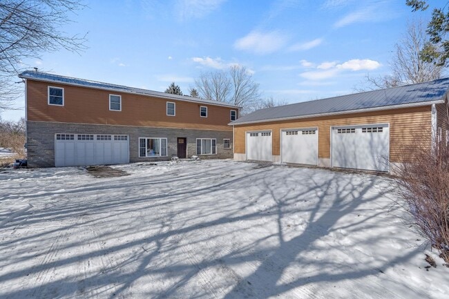 Building Photo - 5113 Cedarvale Rd
