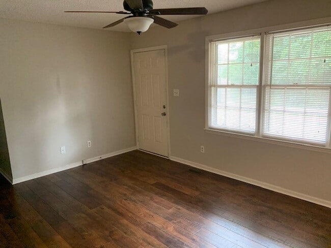 Photo - Darling Three Bedroom Home in Mount Holly NC!!