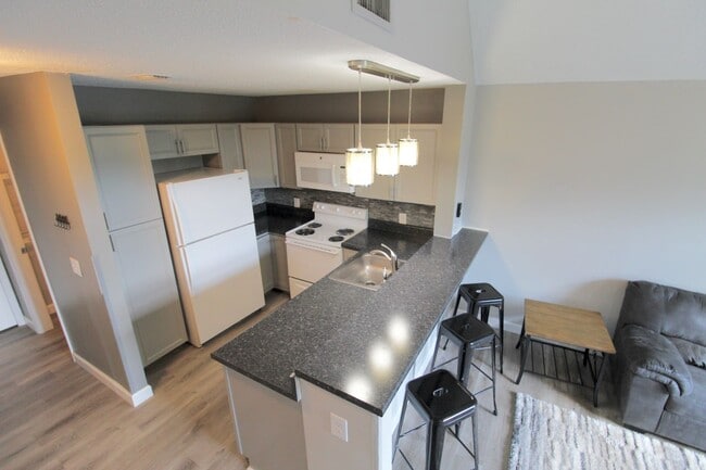 Building Photo - 1348 Hunters Rd