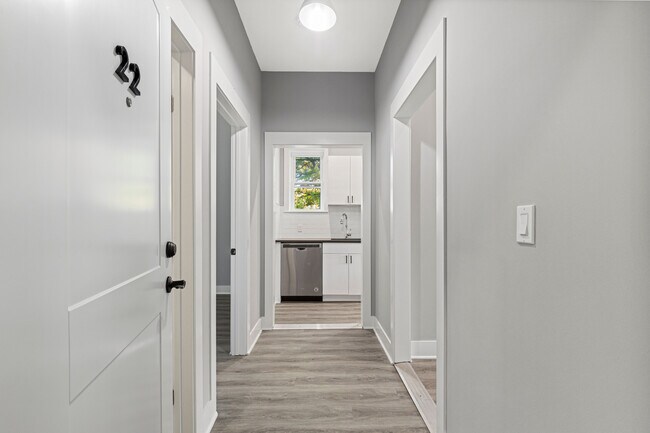 Photo - 47 Beekman Ave