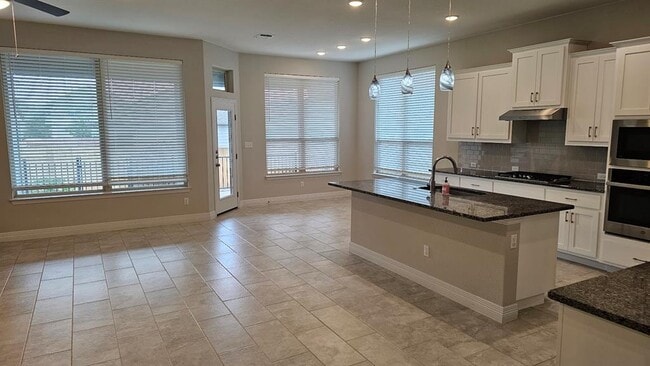 Photo - 712 Muster Bnd