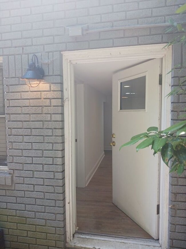 Photo - Come Lease at Virginia Highland/Morningside! Don’t miss this amazing offer!