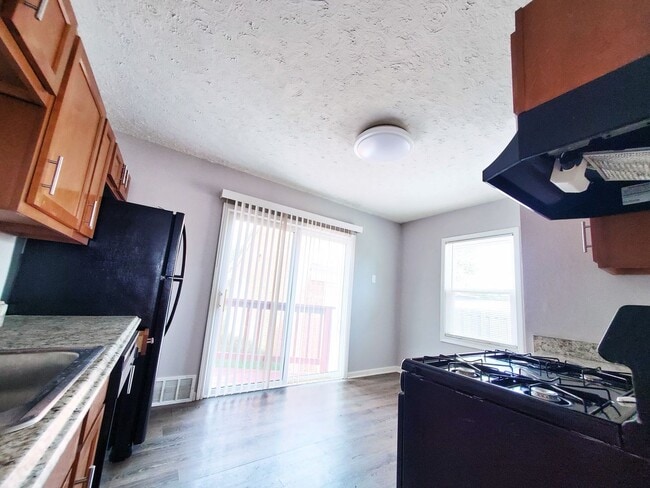 Photo - 3 Bed - 1.5 Bath Cape Cod for Rent in Willowick!