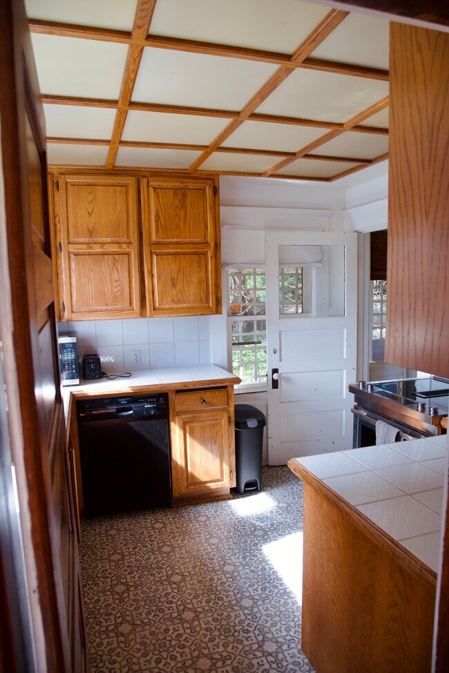 main house kitchen