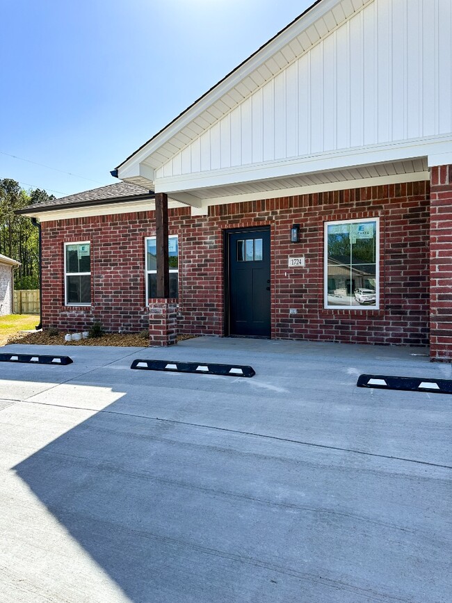 Photo - 1724 Rosemary Dr