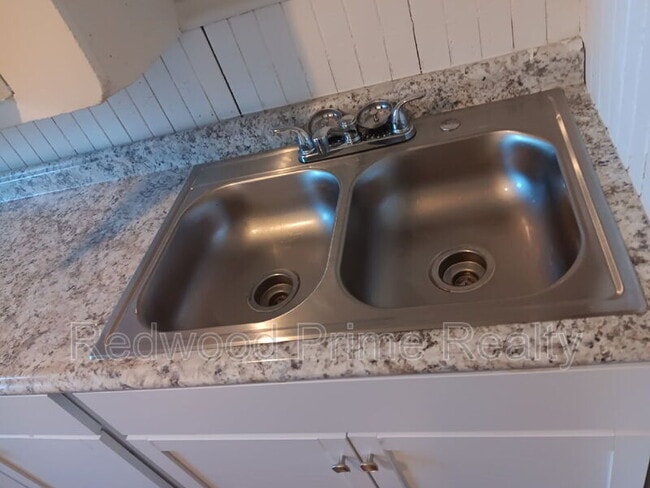 Photo - 552 Highland Ave