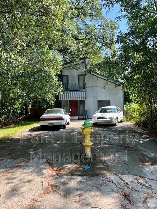 Building Photo - 104 Chippewa Dr Unit APT C