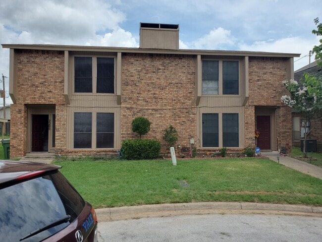 Photo - 2205 Chase Ct
