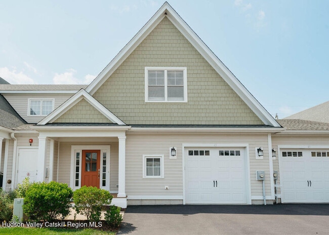 Building Photo - 43 Oakwood Ln