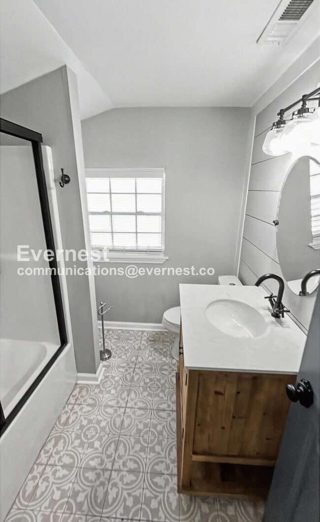 Photo - 5501 St Elmo Ave