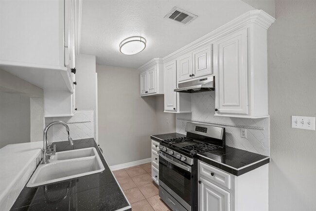 Photo - 13639 Tanvern Ln