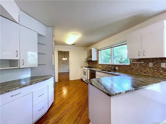152 Rock Creek Ln