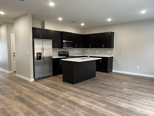 Cocina - 10588 Brothers Ln