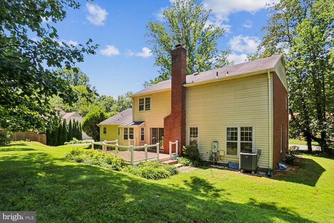 Building Photo - 903 Ridge Dr