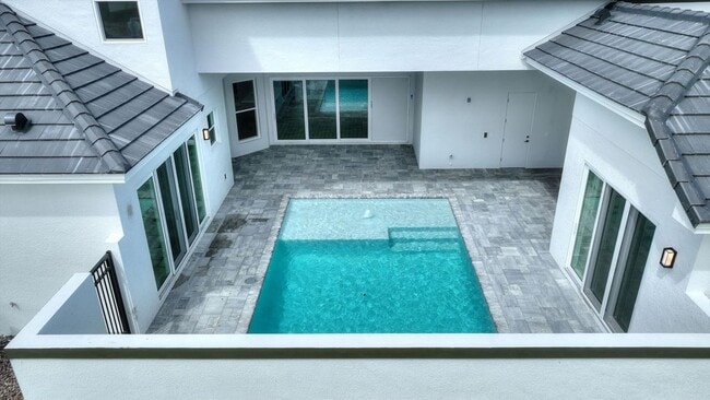 Photo - 107 Hampton Loop