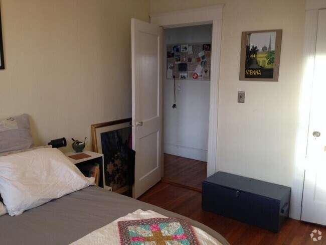 Building Photo - 1615 Commonwealth Avenue Unit 22 Rental