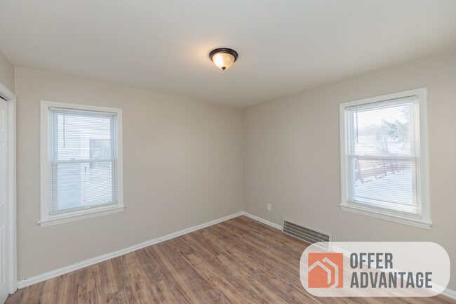 Photo - 2807 Grovewood Ave