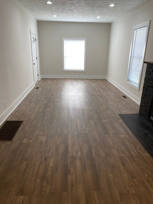 Photo - 340 W 38th St