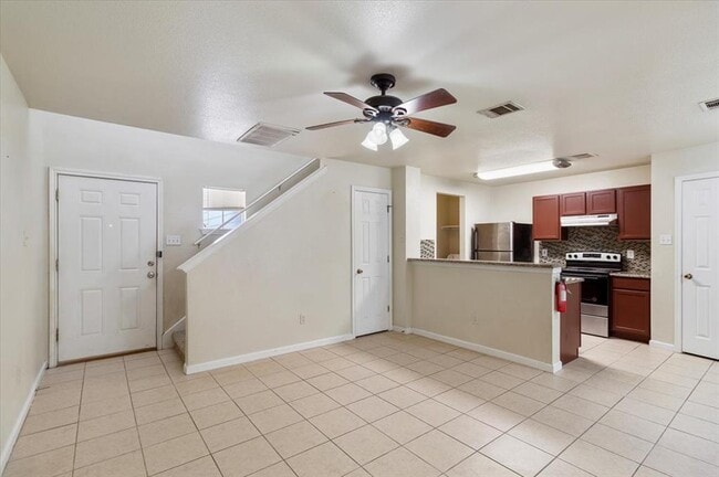 Photo - 887 Sagewood Trail