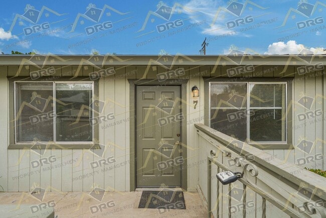 Photo - 1229 W Roseburg Ave Unit 7
