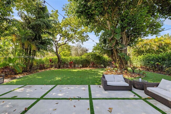 Photo - 90 NE 106th St