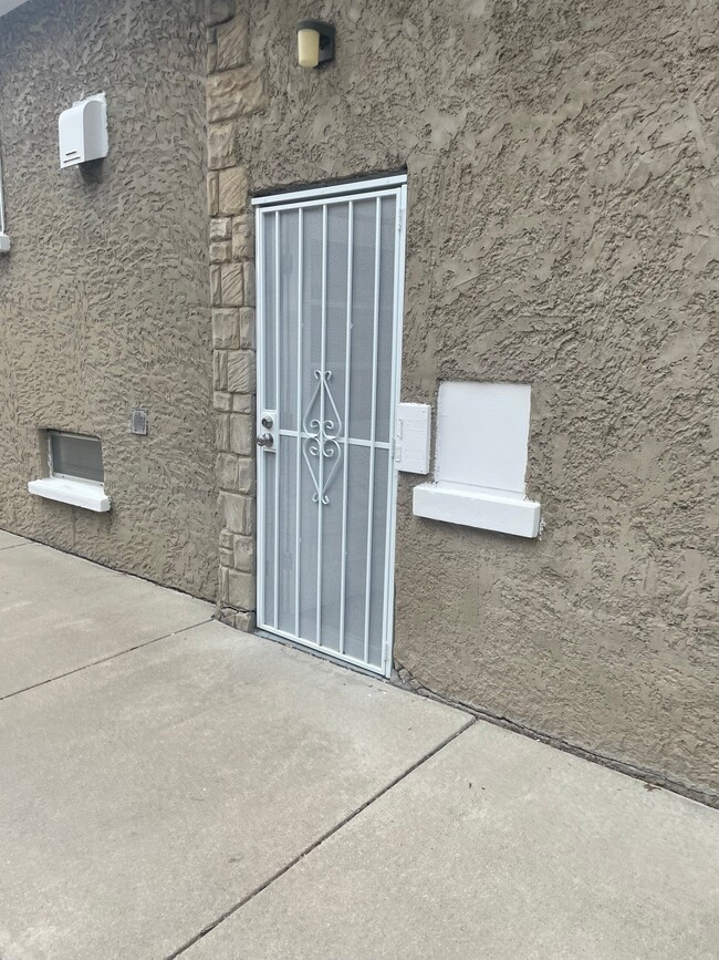 Photo - 133 S 76th St Unit Apt 3