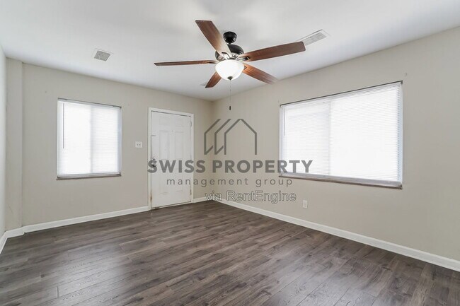 Photo - 1436 Oakwood Ave