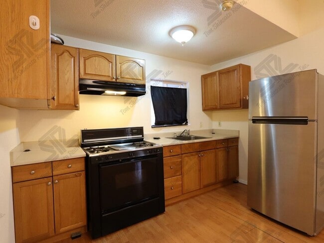 Building Photo - 1095 Unit A Rental