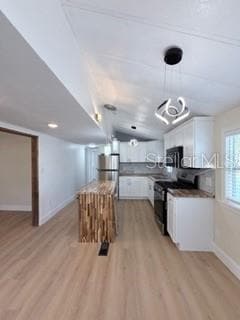1370 Shipwreck Ln
