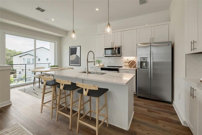 Photo - 12001 Vista Parke Dr