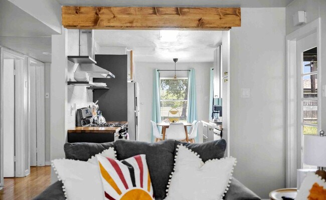 Photo - 318 Aberdeen Ave Unit ID1268410P