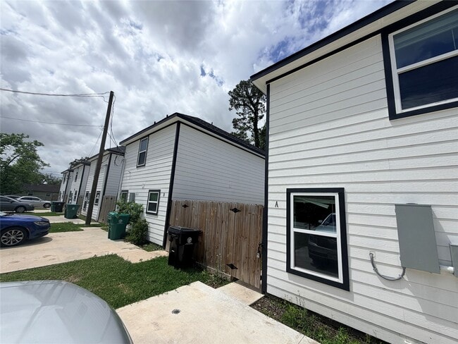 Photo - 8115 Denton St