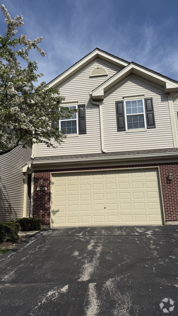 Building Photo - 2305 Sandy Creek Dr Rental